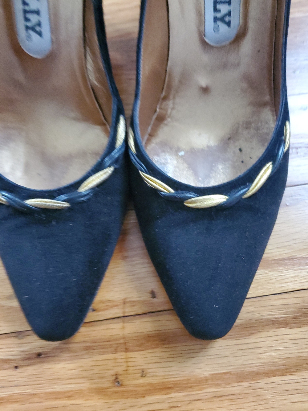 Vintage Bally Women's Two-Tone Suede Leather Pumps - Black and Red Womens Sz 5.5 - Picture 10 of 12